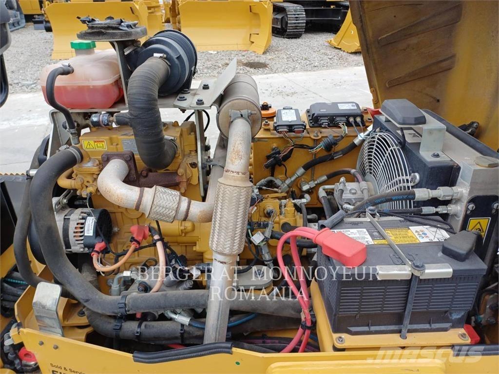 CAT CB2.7LRC Tandem Valser