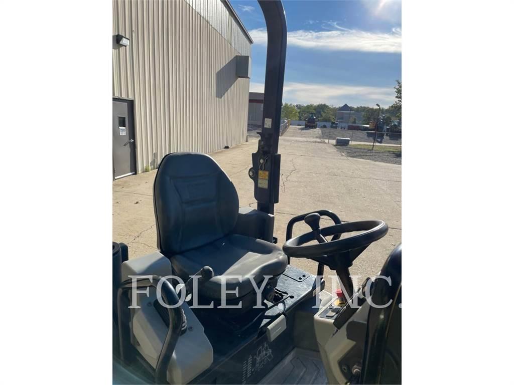 CAT CB24B Tandem Valser