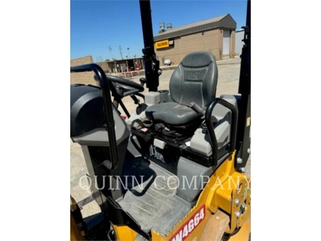 CAT CB24B Tandem Valser