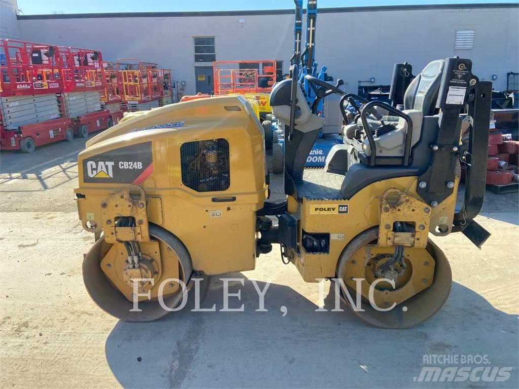 CAT CB24B Tandem Valser