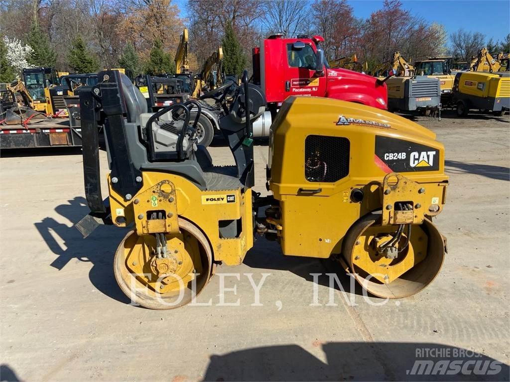 CAT CB24B Tandem Valser