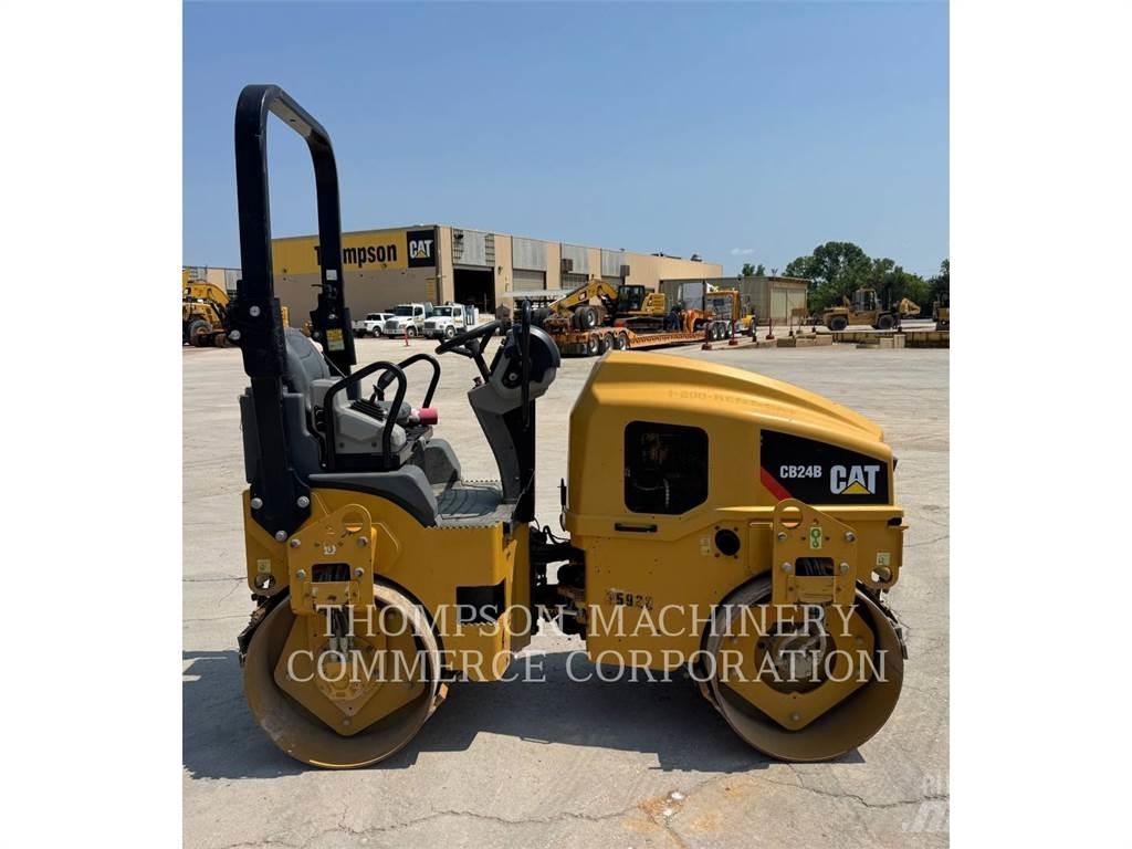 CAT CB24B Tandem Valser