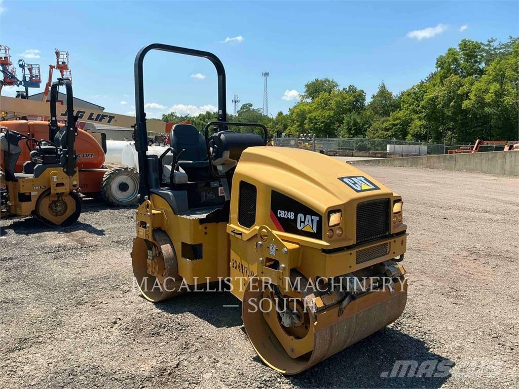 CAT CB24B Tandem Valser