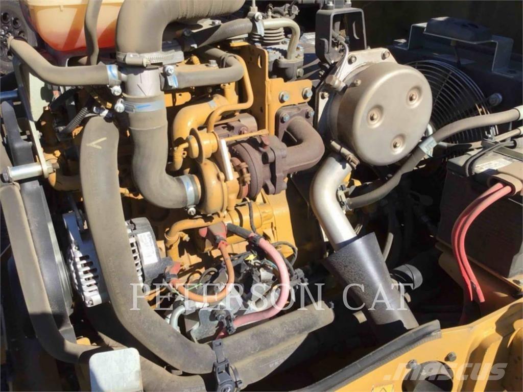 CAT CB24B Tandem Valser