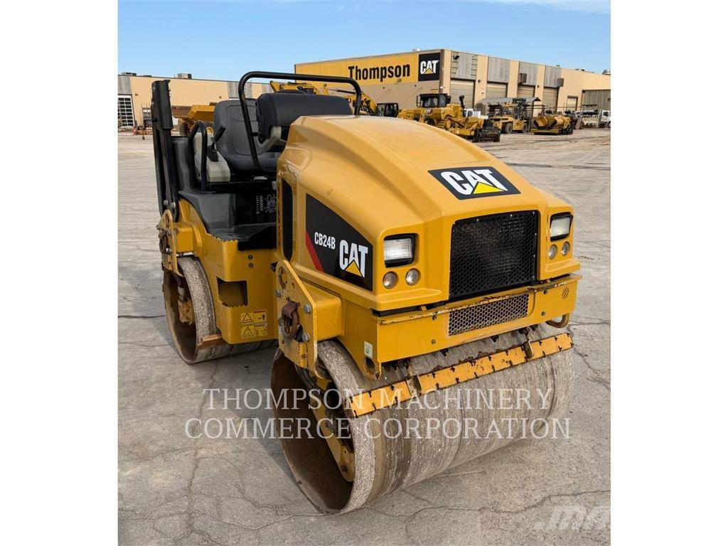 CAT CB24B Tandem Valser