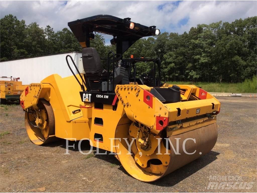 CAT CB54 Tandem Valser