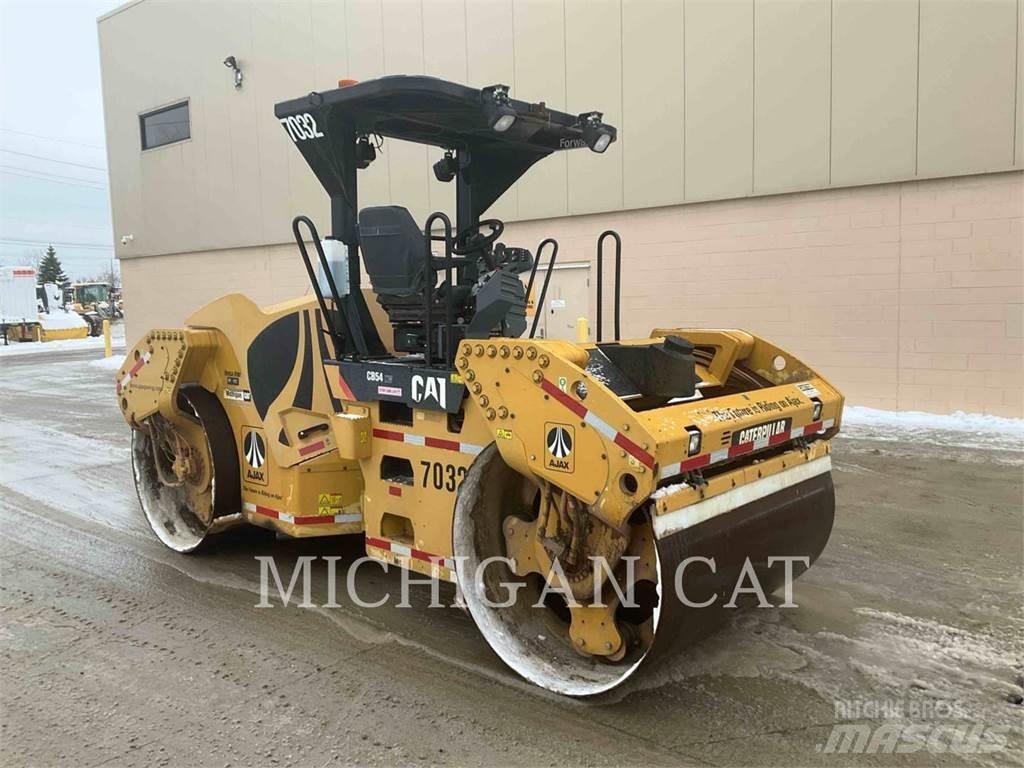 CAT CB54 XW Tandem Valser