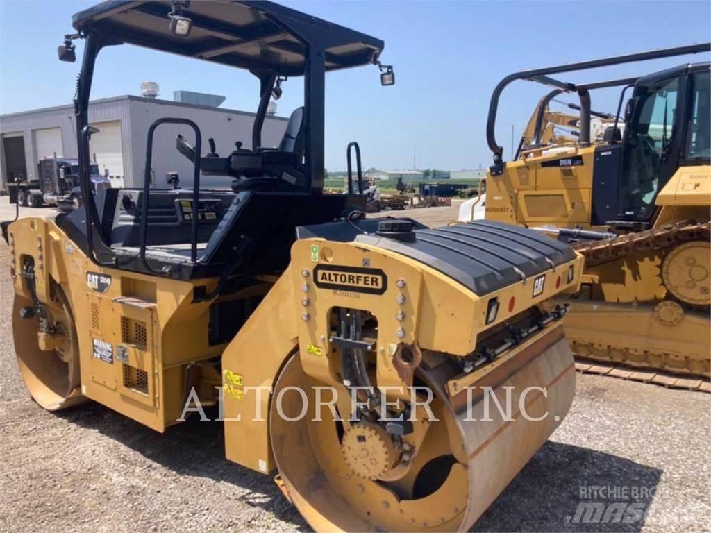 CAT CB54B Tandem Valser