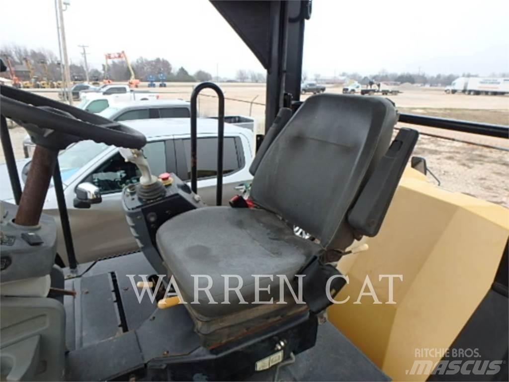 CAT CB64 Asfaltutleggere