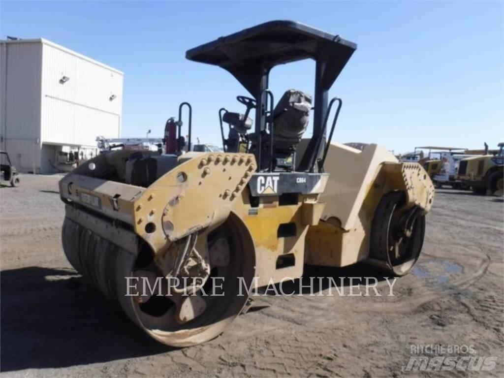 CAT CB64 Tandem Valser