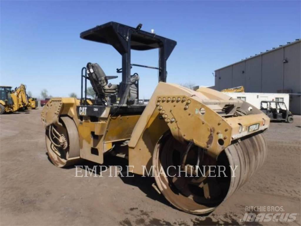 CAT CB64 Tandem Valser