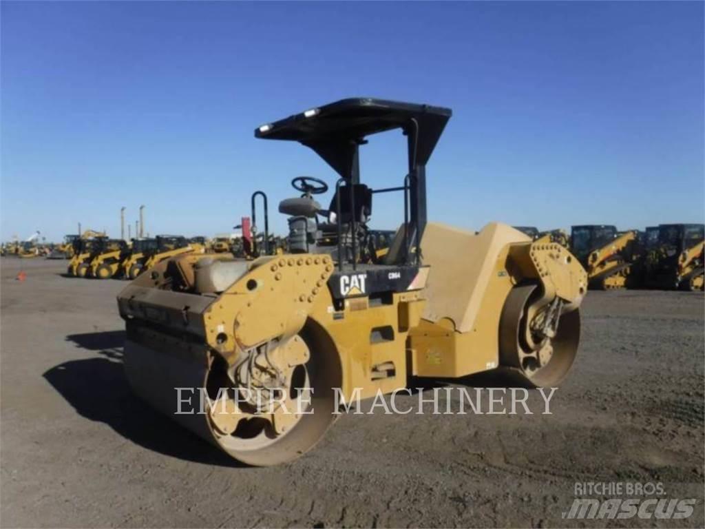 CAT CB64 Tandem Valser