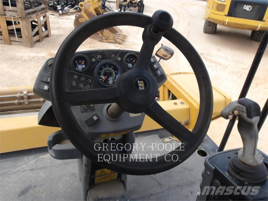 CAT CB64 Tandem Valser