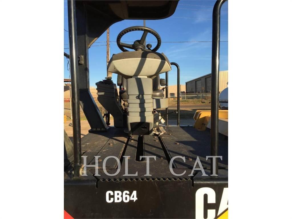 CAT CB64 Valsetog