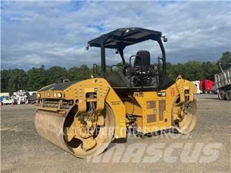 CAT CB64B Tandem Valser