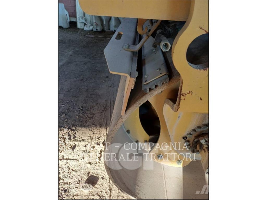 CAT CB7 Asfaltutleggere