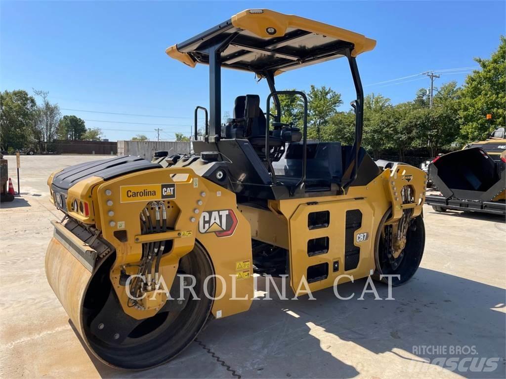 CAT CB7 Asfaltutleggere