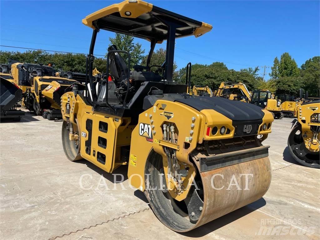 CAT CB7 Asfaltutleggere