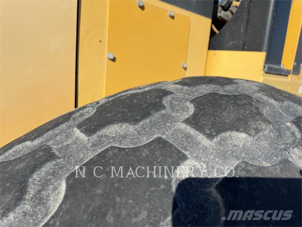 CAT CS54 Asfaltutleggere