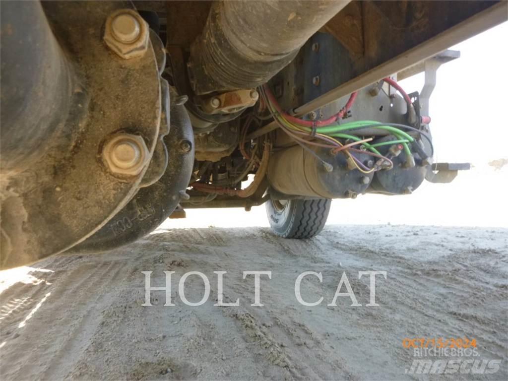 CAT CT660S SBA 6X4 Tankbiler