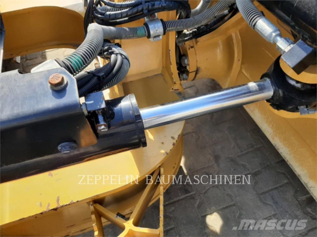 CAT D4-16A Dozere Beltegående