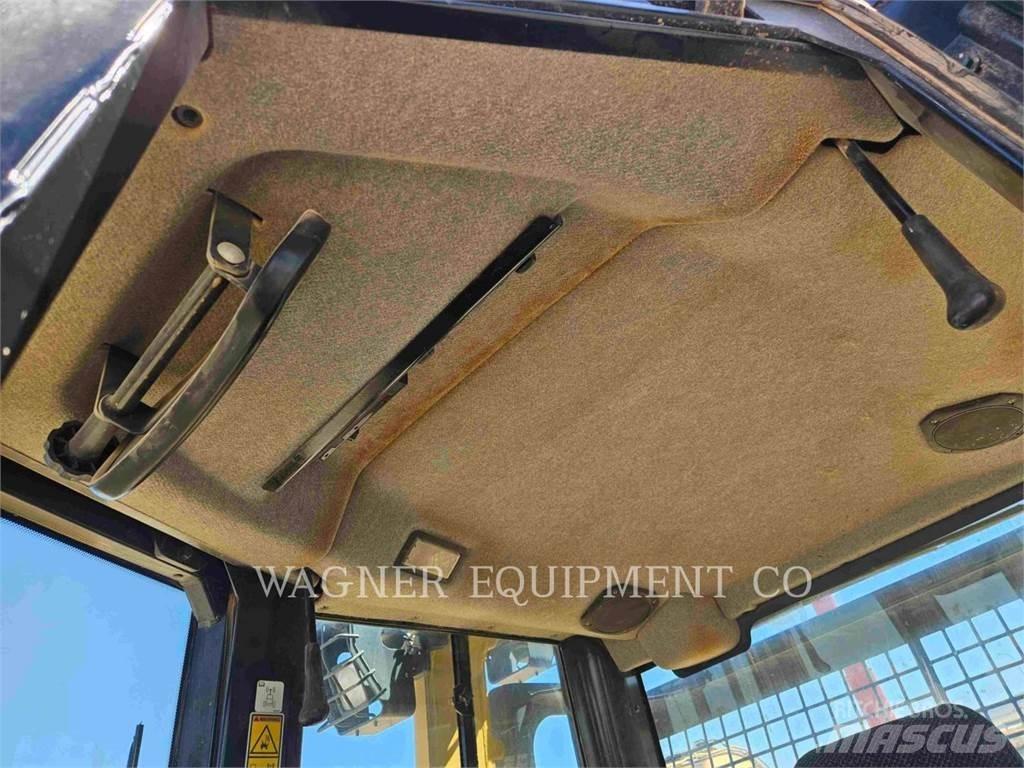 CAT D6N XL Dozere Beltegående