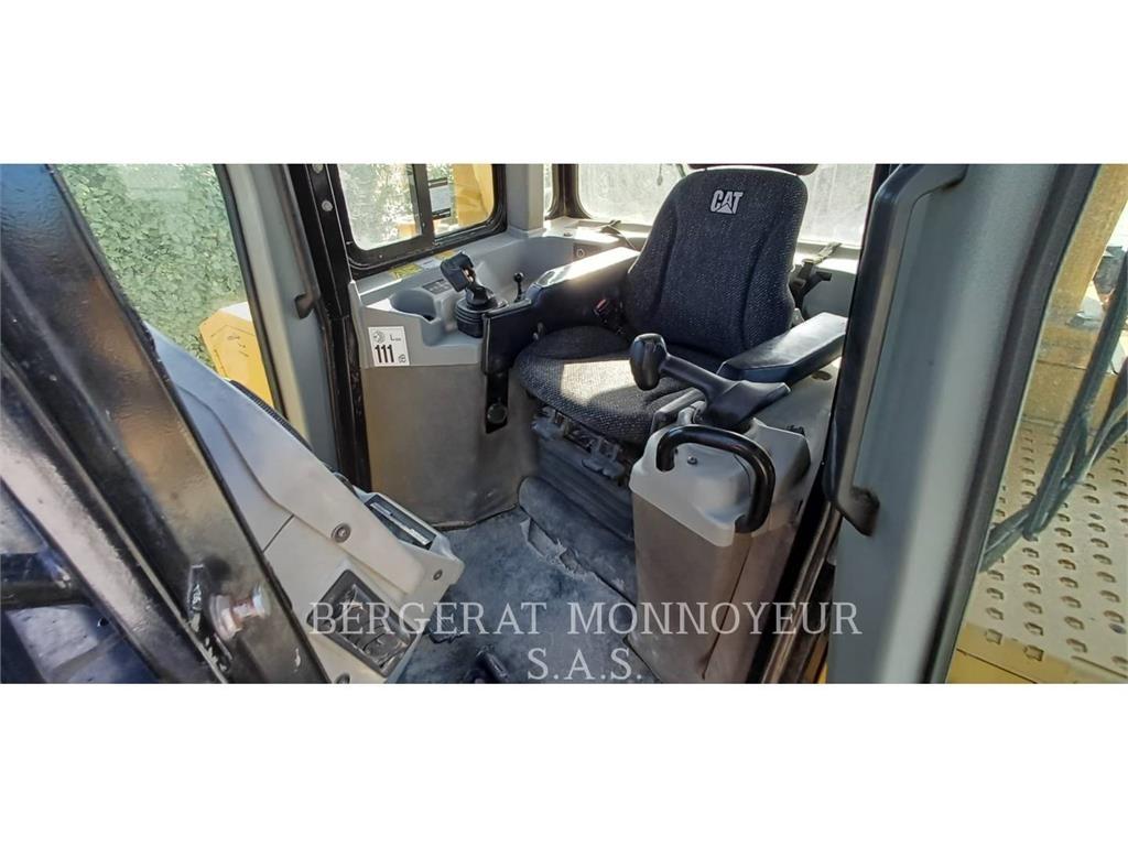 CAT D6T3B XW Dozere Beltegående