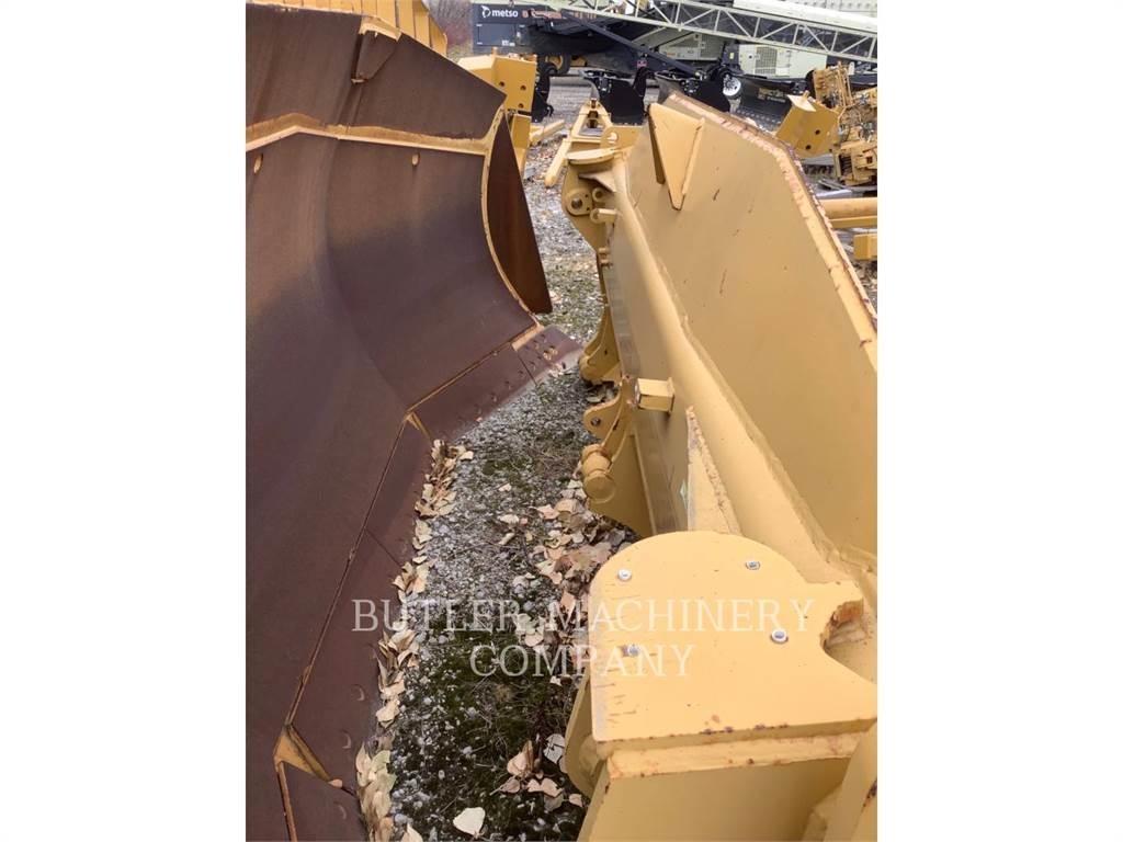 CAT D7E Kniver