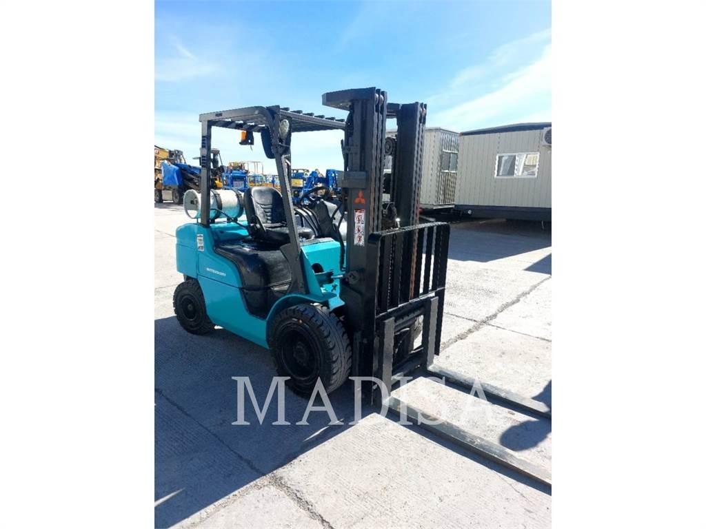 CAT FG30N5-LE Gaffeltrucker - Annet