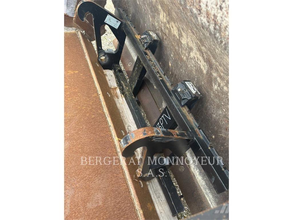 CAT FOURCHE 906 Anlegg - Annet