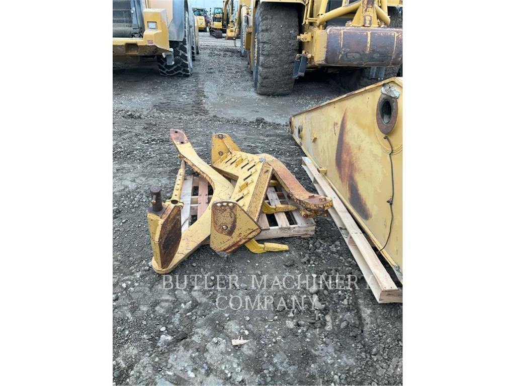 CAT FRONT SCARIFIER Rippere