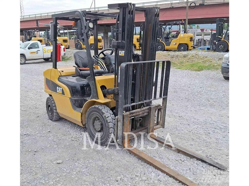 CAT LIFT TRUCKS DP25NM5 Diesel Trucker