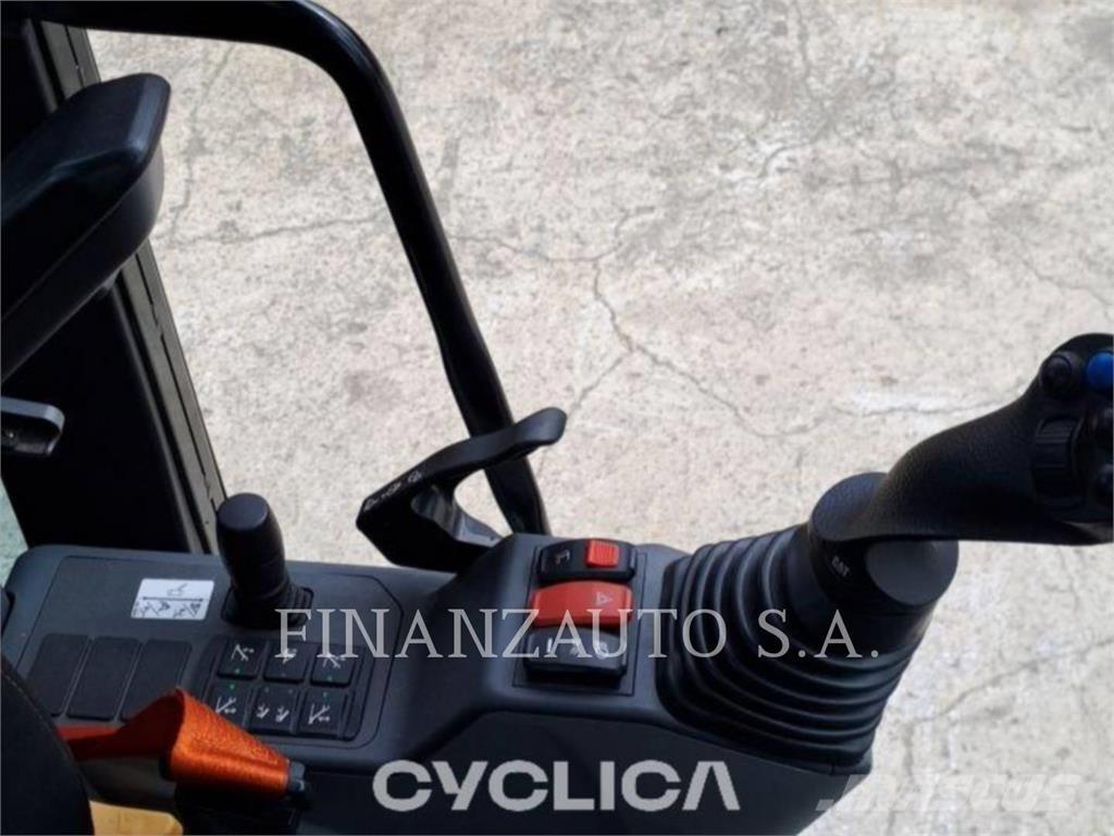 CAT M318 Hjulgravere