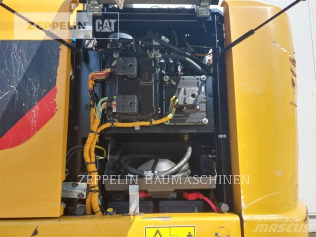 CAT MH3024-06C Gravemaskiner for riving