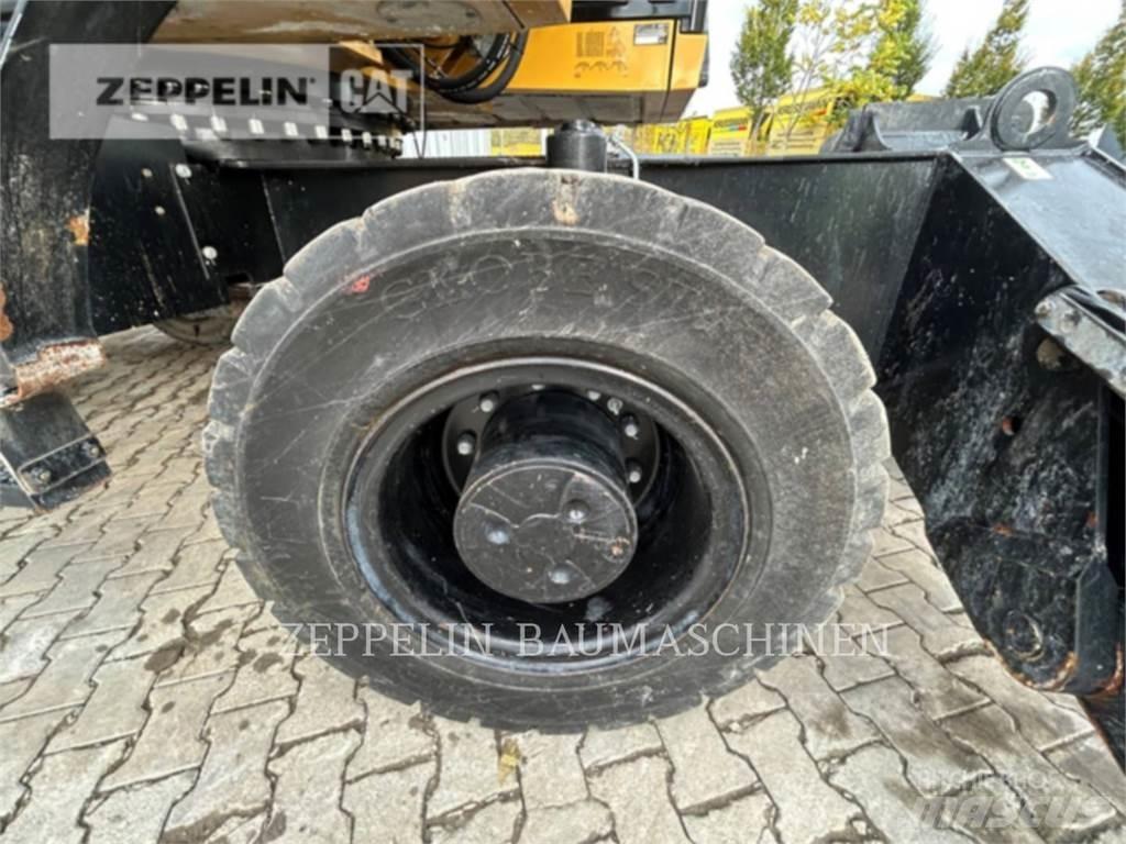 CAT MH3024-06C Gravemaskiner for riving