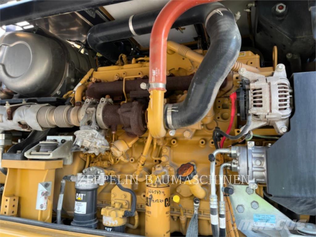 CAT MH3024-06C Gravemaskiner for riving