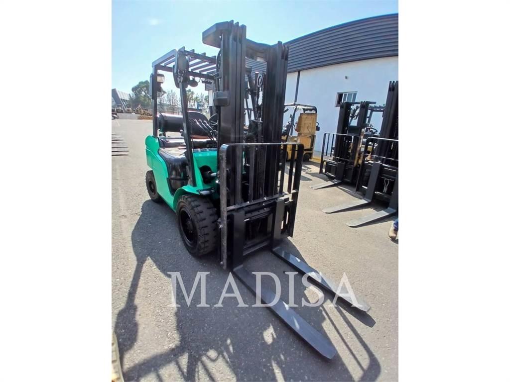CAT MITSUBISHI FG30N-LP Gaffeltrucker - Annet