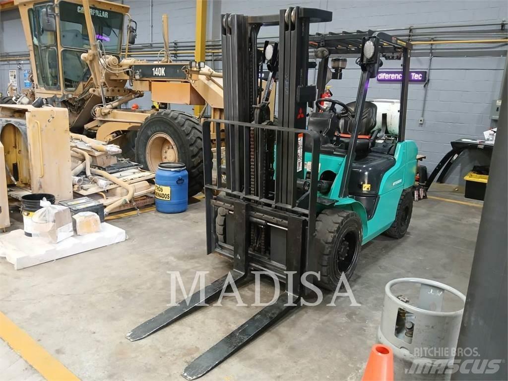 CAT MITSUBISHI FG30N-LP Gaffeltrucker - Annet