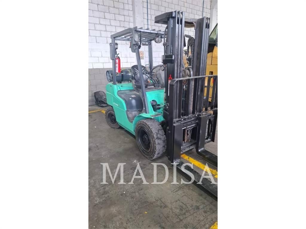 CAT MITSUBISHI FG30N-LP Gaffeltrucker - Annet
