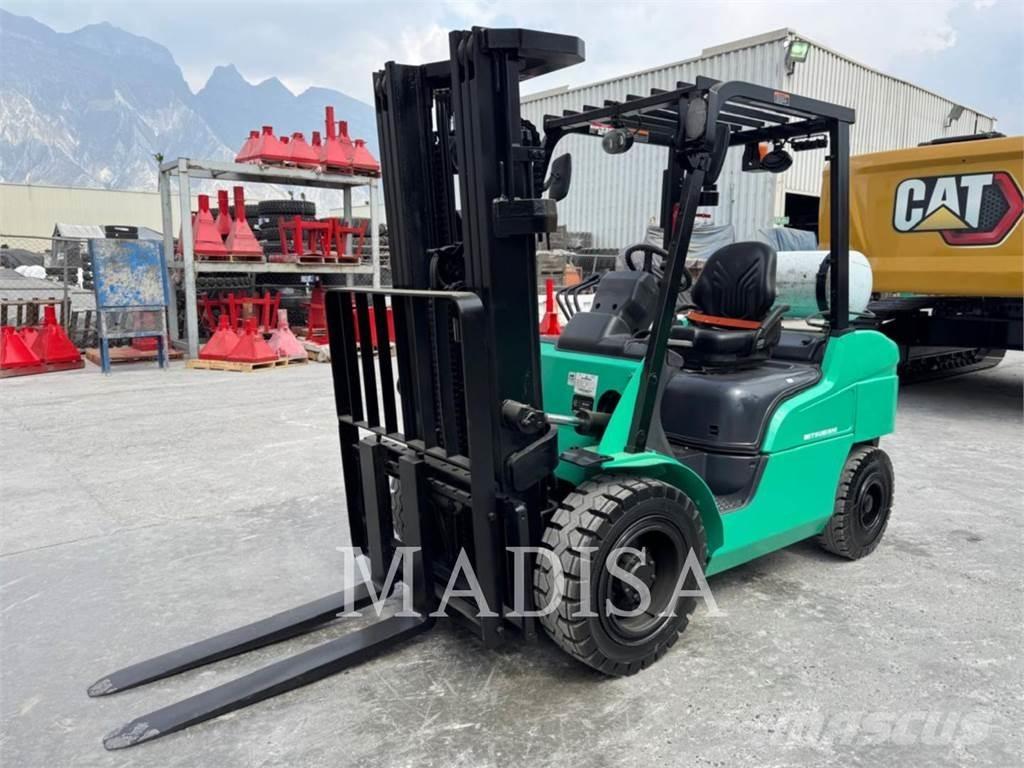 CAT MITSUBISHI FG30N-LP Gaffeltrucker - Annet