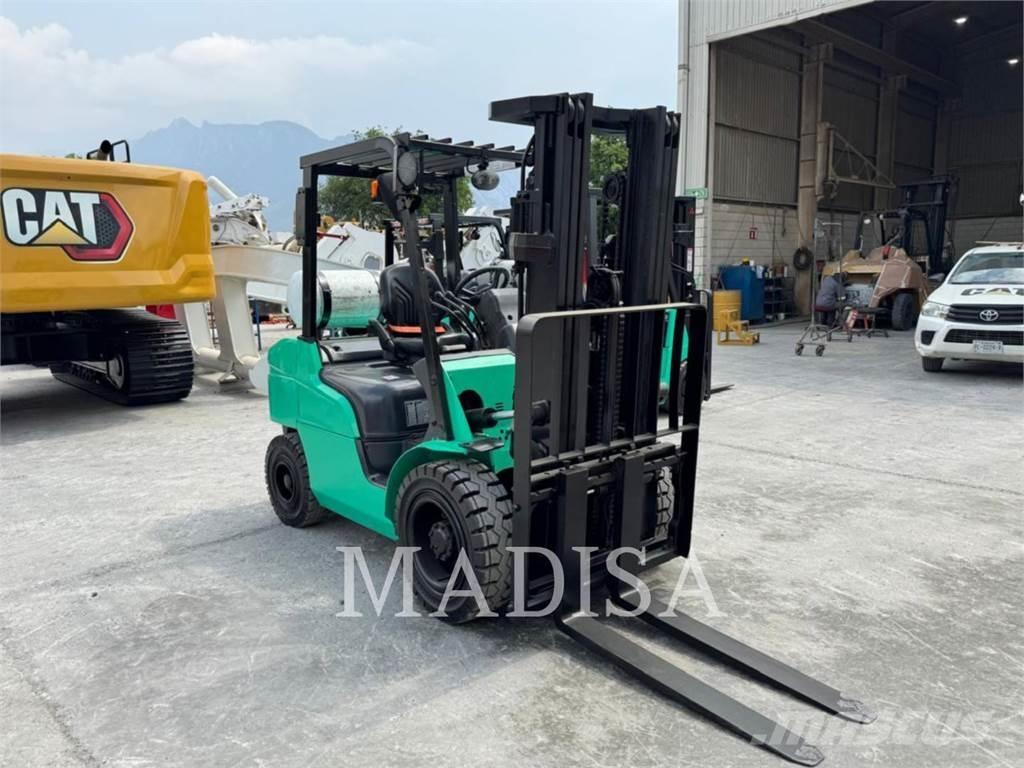 CAT MITSUBISHI FG30N-LP Gaffeltrucker - Annet