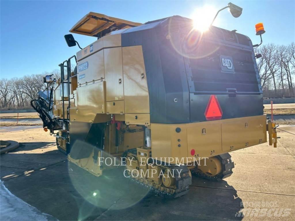 CAT PM822 Asfaltutleggere