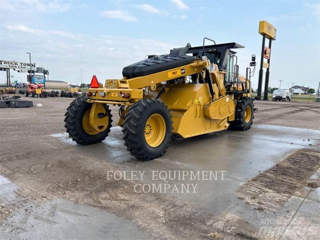 CAT RM400-01 Asfaltutleggere