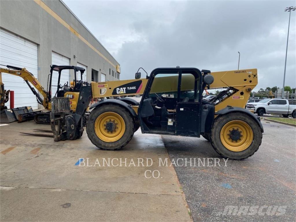 CAT TL 642 C Teleskoplastere