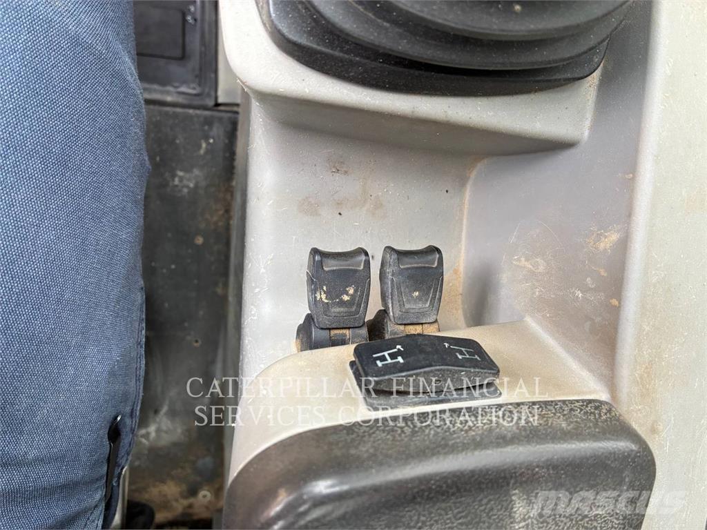 CAT TL1055D Teleskoplastere