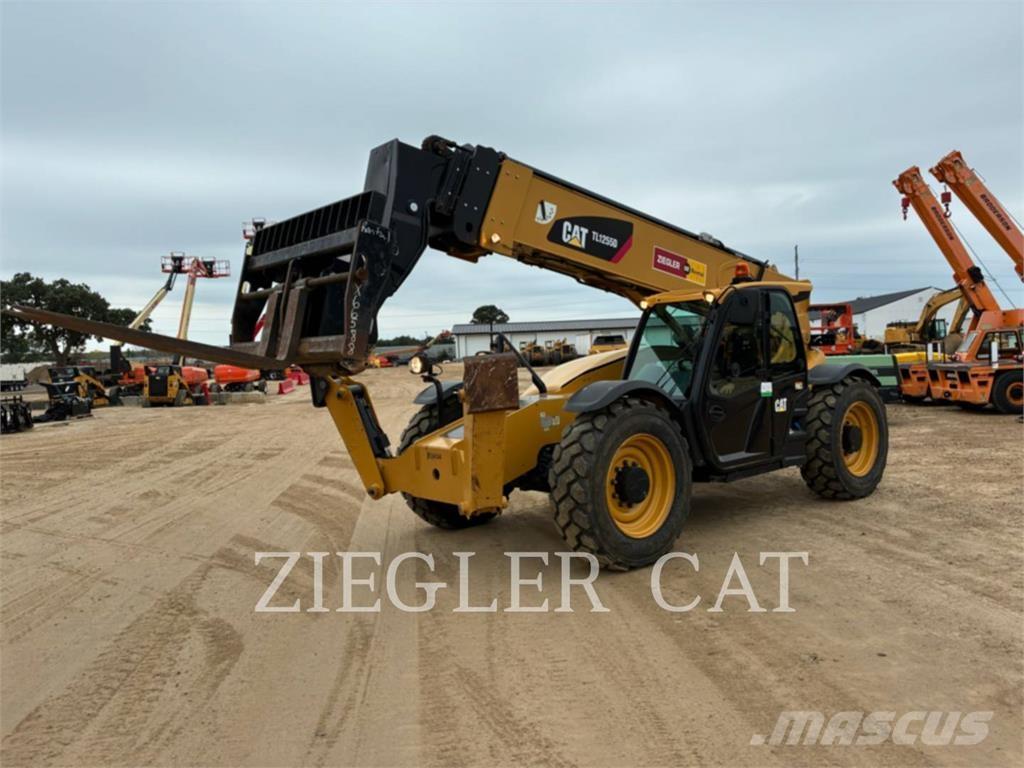 CAT TL1255D Teleskoplastere