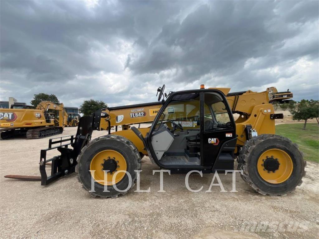 CAT TL642 Teleskoplastere