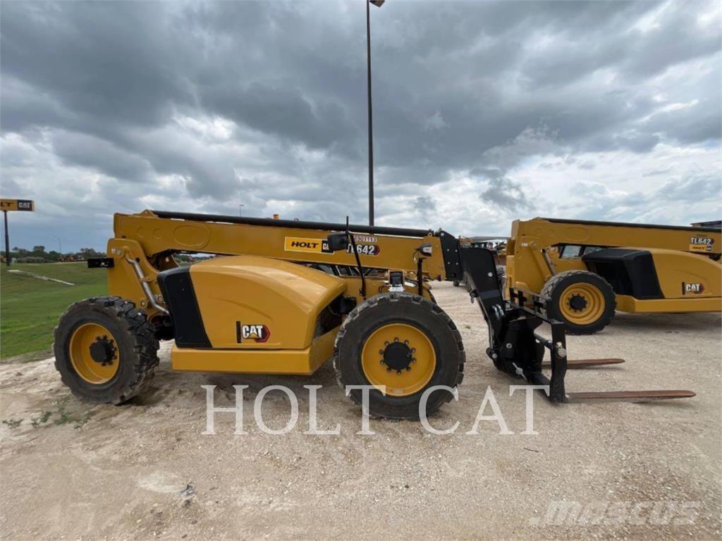 CAT TL642 Teleskoplastere