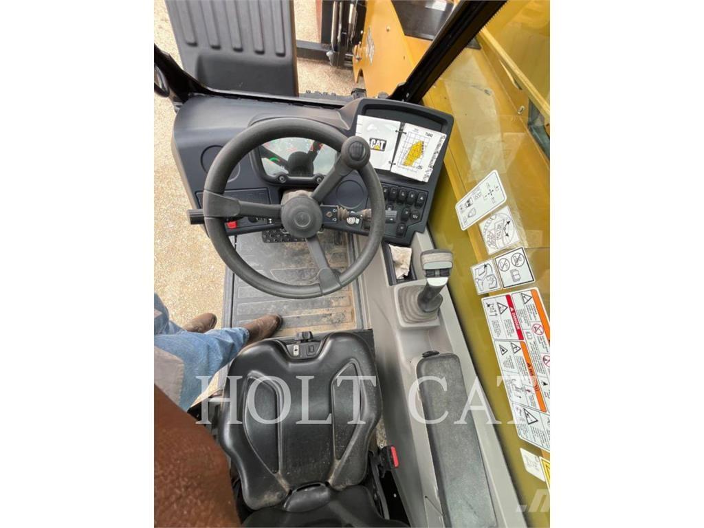 CAT TL642 Teleskoplastere