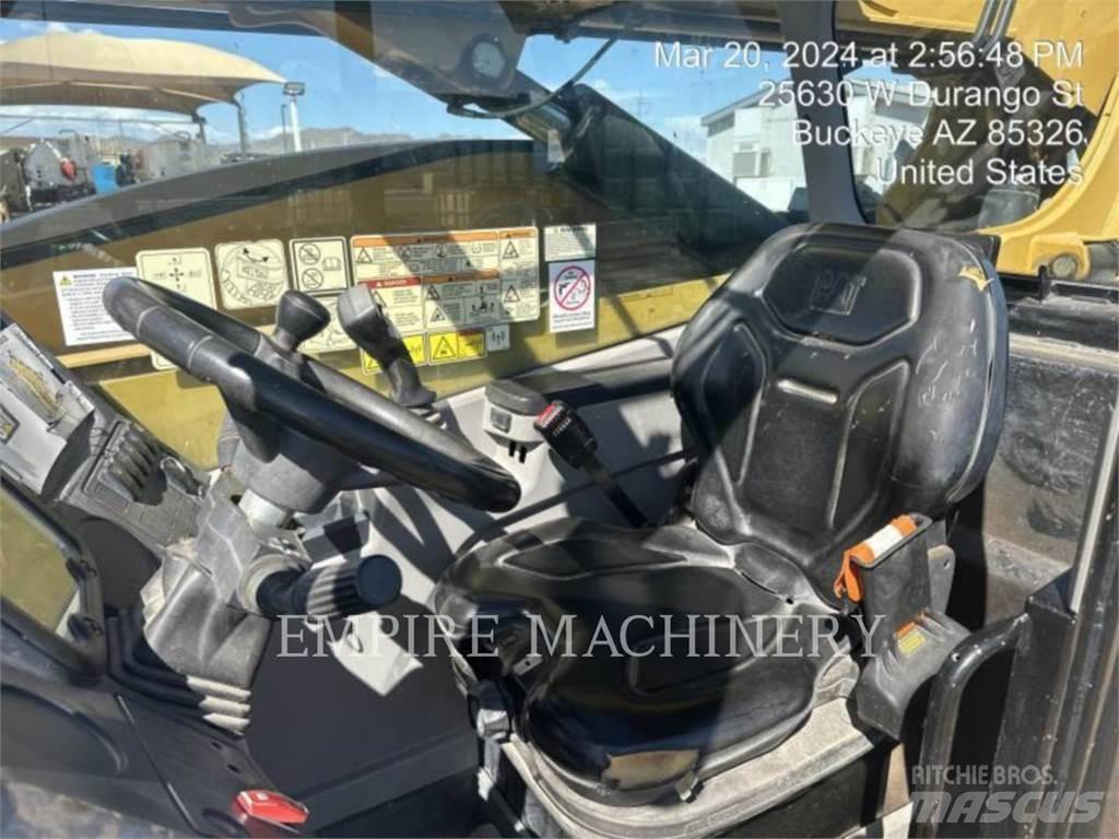 CAT TL642D Teleskoplastere